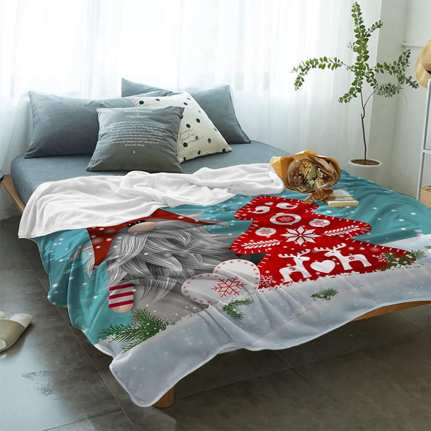 Christmas Gnomes Throw Blanket Flannel Microfiber Blanket, Red Xmas Tree Snowflake Reindeer Fleece Blankets - 40 X 50 In, Soft Warm Cozy Throw Blue Lightweight Blanket for Couch Sofa Bed